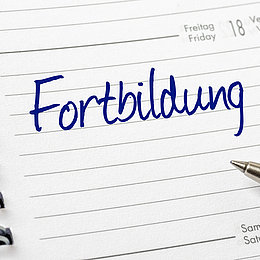 Schriftzug "Fortbildung" in Kalender © Fotolia.com