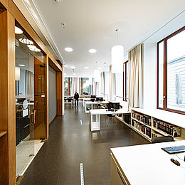 Information center at Amerikahaus © Leonhard Simon